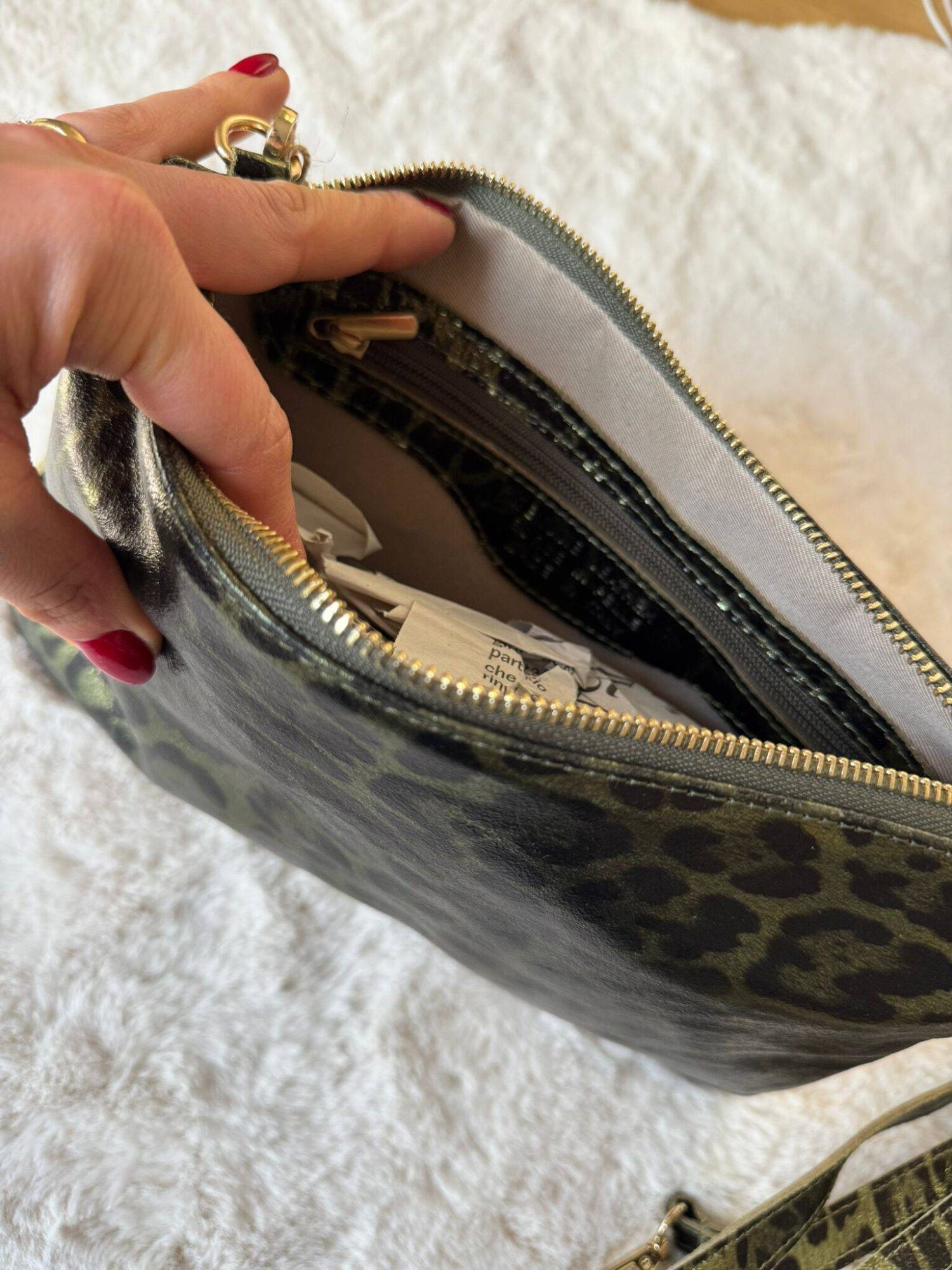 Set pochette e calzini green leopard - immagine 3