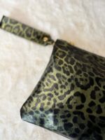 Set pochette e calzini green leopard - immagine 2