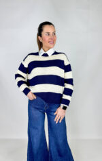 Pullover girocollo da donna, modello casual. Fantasia a righe. Primaverile.