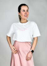T-shirt da donna in cotone con simpatica scritta sul petto.