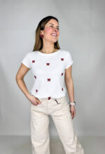 T-shirt da donna con applicazione sul davanti,