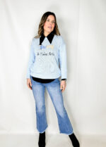 Jeans Trendy modello flare a vita medio-bassa in cotone elasticizzato. Rinnova il tuo guardaroba con questo jeans modello flare, perfetto per uno stile contemporaneo e femminile.