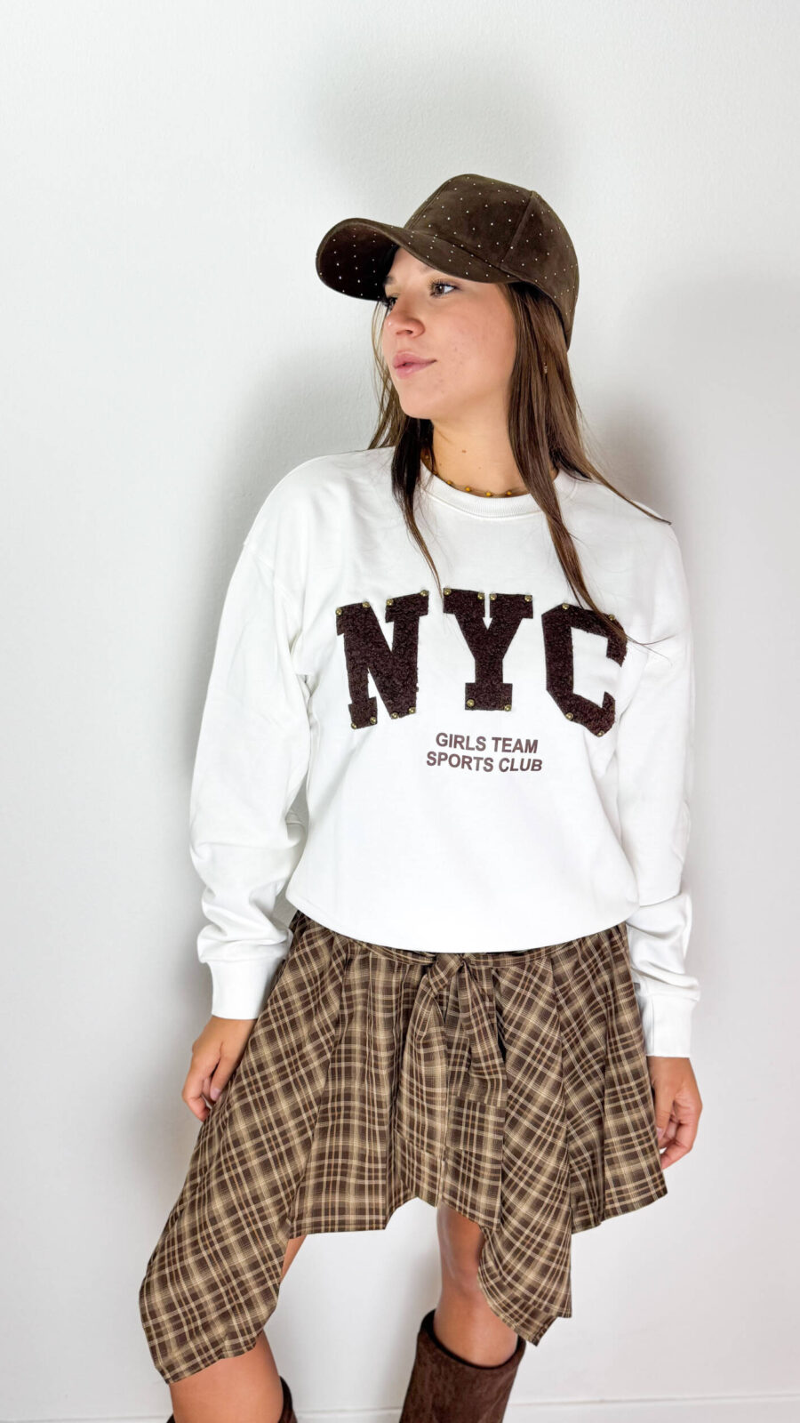 Felpa in cotone girocollo oversize da donna con scritta NYC sul davanti.
